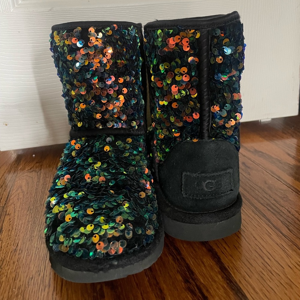 UGG Classic Short Stellar Sequins Boots